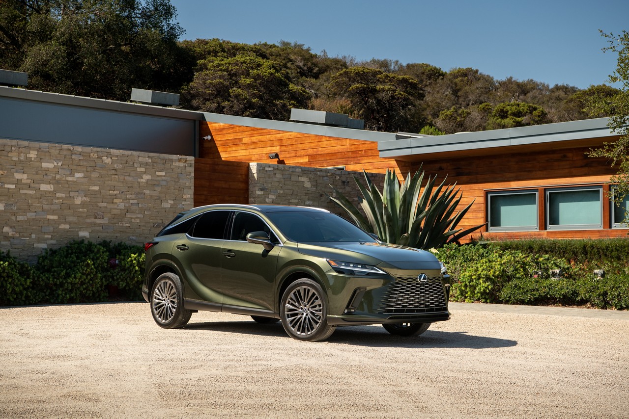 23 RX 350h AWD NORI GREEN PEPPERCORN LUXURY HV 1822